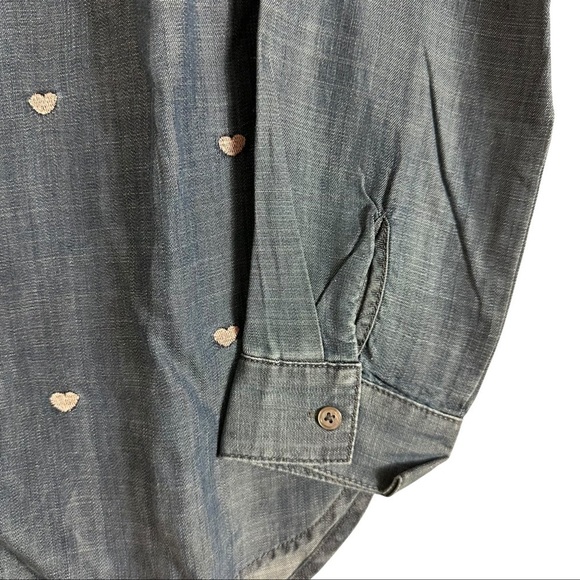 NWT Current Air Chambray Blue Button-Up Shirt Embroidered Pink Heart Accents - Picture 4 of 7